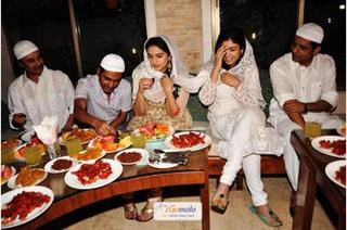 Huma Qureshi feet photo thumbnail