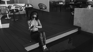 Vanessa Hudgens feet photo thumbnail