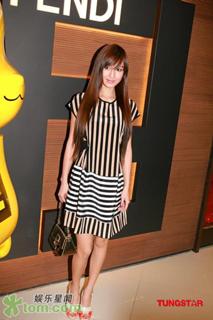 Angelababy feet photo thumbnail