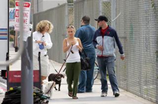 Hayden Panettiere feet photo thumbnail