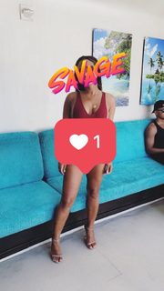 Christina Milian feet photo thumbnail