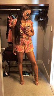 Christina Milian feet photo thumbnail