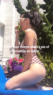 Olivia Munn feet photo thumbnail