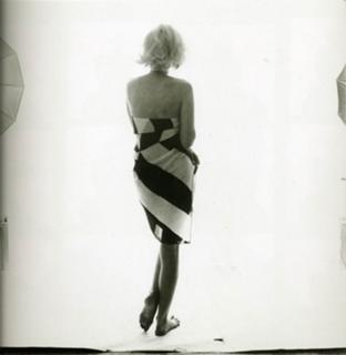 Marilyn Monroe feet photo thumbnail