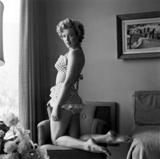 Marilyn Monroe feet photo thumbnail