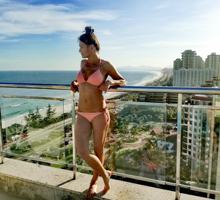 Karolina Kowalkiewicz feet photo thumbnail