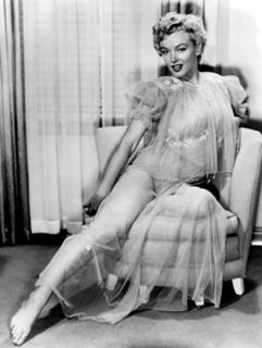 Marilyn Monroe feet photo thumbnail