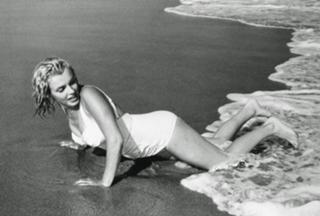 Marilyn Monroe feet photo thumbnail