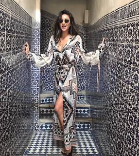Shay Mitchell feet photo thumbnail