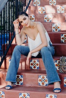Olivia Culpo feet photo thumbnail
