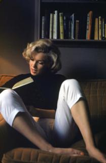 Marilyn Monroe feet photo thumbnail