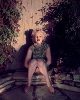 Marilyn Monroe feet photo thumbnail