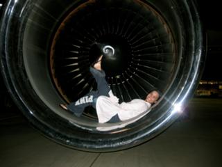 Demi Lovato feet photo thumbnail