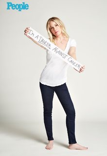 Christina Applegate feet photo thumbnail