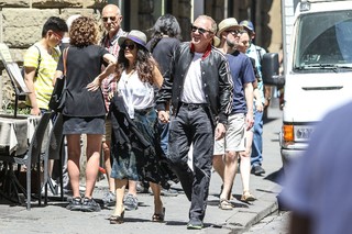 Salma Hayek feet photo thumbnail