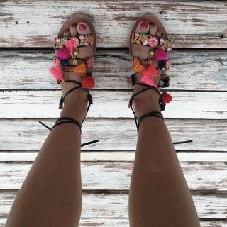 Ashley James feet photo thumbnail