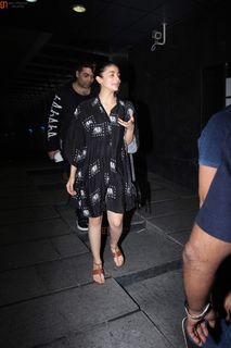 Alia Bhatt feet photo thumbnail