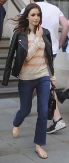 Lily Collins feet photo thumbnail