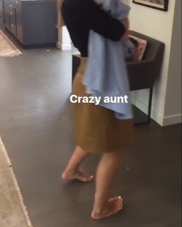 Katharine McPhee feet photo thumbnail