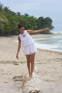 Jamie Chung feet photo thumbnail