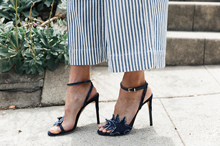 Jamie Chung feet photo thumbnail