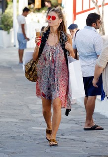 Heidi Klum feet photo thumbnail
