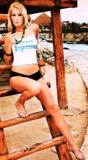 Julieta Prandi feet photo thumbnail
