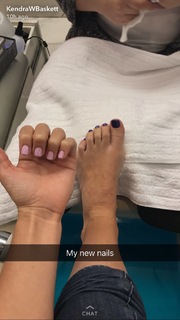 Kendra Wilkinson feet photo thumbnail