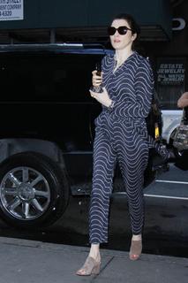 Rachel Weisz feet photo thumbnail