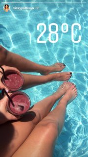 Vicky Pattison feet photo thumbnail