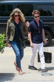 Daisy Fuentes feet photo thumbnail