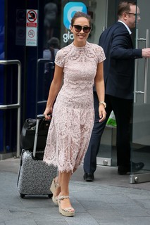 Myleene Klass feet photo thumbnail