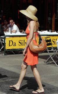 Heather Graham feet photo thumbnail