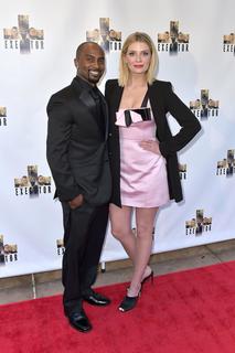 Mischa Barton feet photo thumbnail