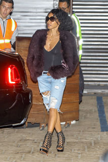 Jada Pinkett Smith feet photo thumbnail