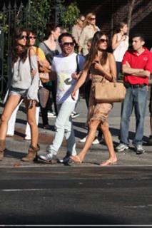 Alessandra Ambrosio feet photo thumbnail