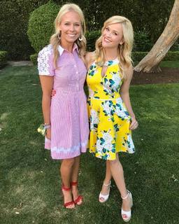 Reese Witherspoon feet photo thumbnail