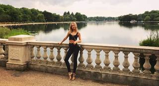 Kimberley Garner feet photo thumbnail