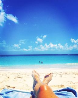 Laura Woods feet photo 3