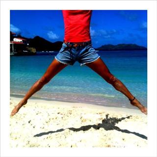 Alessandra Ambrosio feet photo thumbnail