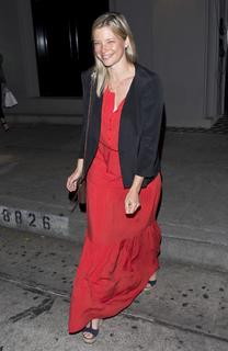 Amy Smart feet photo thumbnail