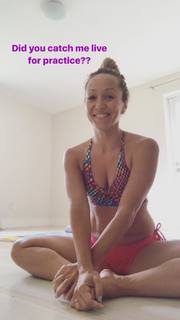 Kino MacGregor feet photo thumbnail