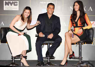 Alia Bhatt feet photo thumbnail