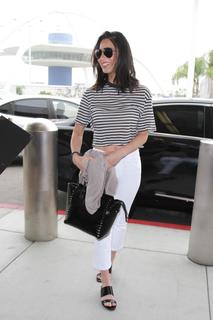 Olivia Munn feet photo thumbnail
