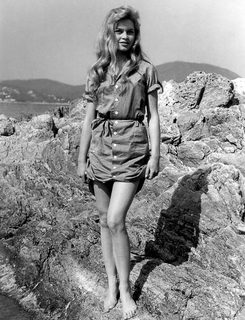 Brigitte Bardot feet photo thumbnail