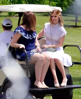 Kate Mara feet photo thumbnail