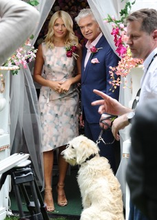 Holly Willoughby feet photo thumbnail