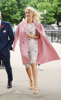 Holly Willoughby feet photo thumbnail