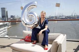 Nova Meierhenrich feet photo thumbnail