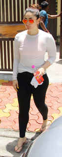 Kareena Kapoor feet photo thumbnail